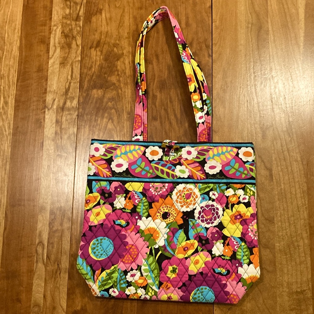 Never Used Vera Bradley Tote Bag with Toggle
